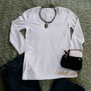 🦉Three Dots white scoop neck shirt